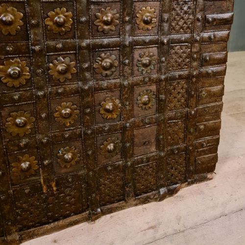 ANGLOINDIAN IRON BOUND COFFER - ADDITIONAL PHOTO 3