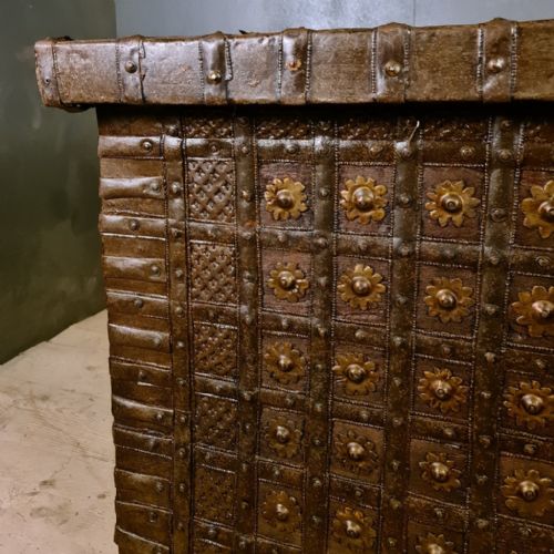 ANGLOINDIAN IRON BOUND COFFER - ADDITIONAL PHOTO 6