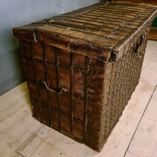 ANGLOINDIAN IRON BOUND COFFER - ADDITIONAL PHOTO 7