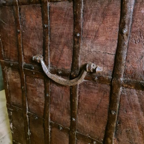 ANGLOINDIAN IRON BOUND COFFER - ADDITIONAL PHOTO 8