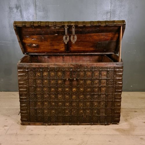 ANGLOINDIAN IRON BOUND COFFER - ADDITIONAL PHOTO 9