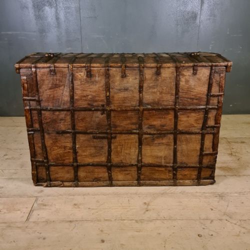 ANGLOINDIAN IRON BOUND COFFER - ADDITIONAL PHOTO 11