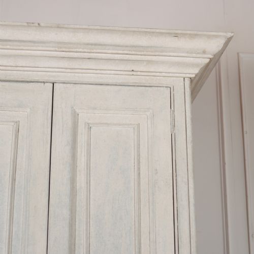 PAINTED PINE LINEN CUPBOARD - ADDITIONAL PHOTO 6