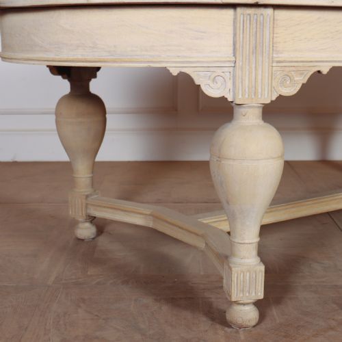 DUTCH BLEACHED OAK DINING TABLE - ADDITIONAL PHOTO 1
