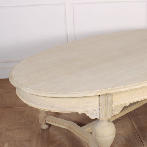 DUTCH BLEACHED OAK DINING TABLE - ADDITIONAL PHOTO 3