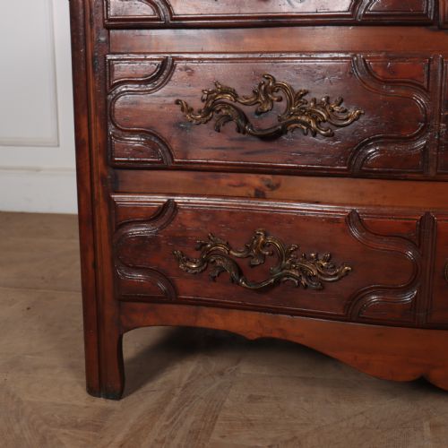 18TH CENTURY FRENCH SERPENTINE COMMODE - ADDITIONAL PHOTO 2