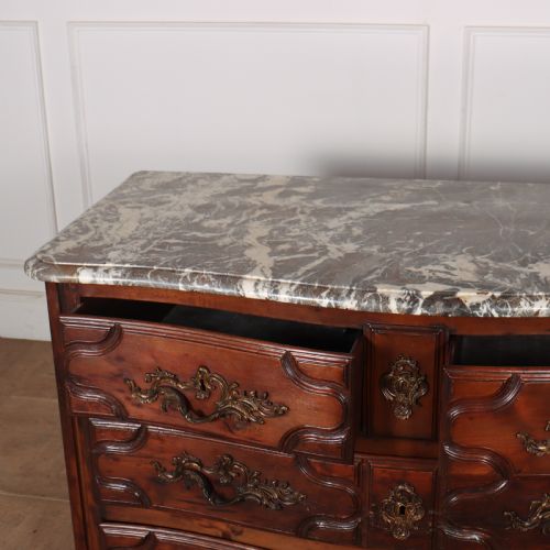 18TH CENTURY FRENCH SERPENTINE COMMODE - ADDITIONAL PHOTO 6