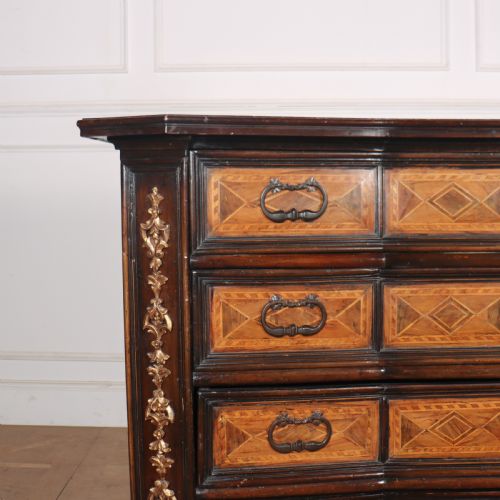 18TH CENTURY ITALIAN COMMODE - ADDITIONAL PHOTO 1
