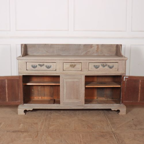 18TH CENTURY BLEACHED OAK DRESSER BASE - ADDITIONAL PHOTO 4