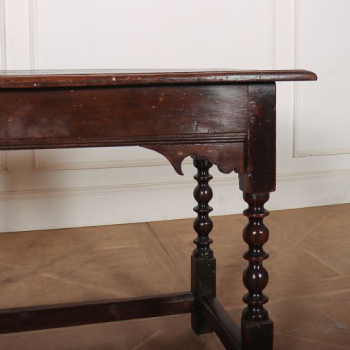 18TH CENTURY OAK LAMP TABLE - ADDITIONAL PHOTO 3