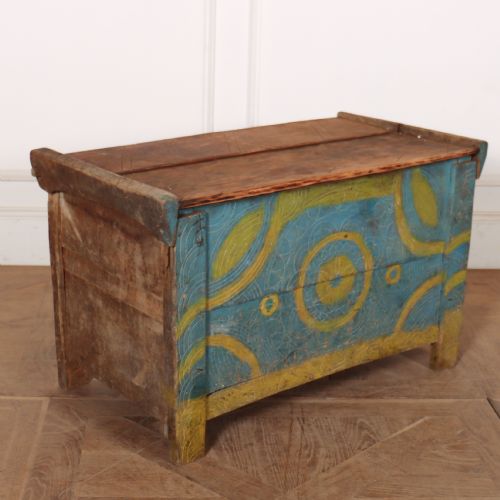 PRIMITIVE SHEPHERDS COFFER - ADDITIONAL PHOTO 1