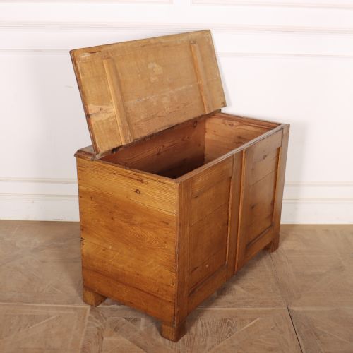 PAINTED SCANDINAVIAN LOG BOX - ADDITIONAL PHOTO 3