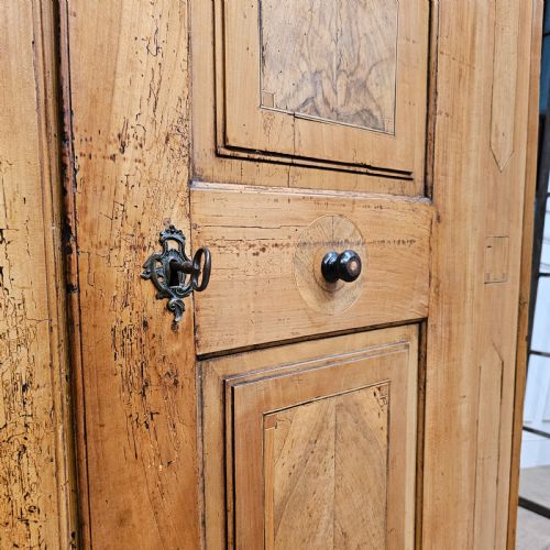 18TH CENTURY GERMAN ARMOIRE - ADDITIONAL PHOTO 4