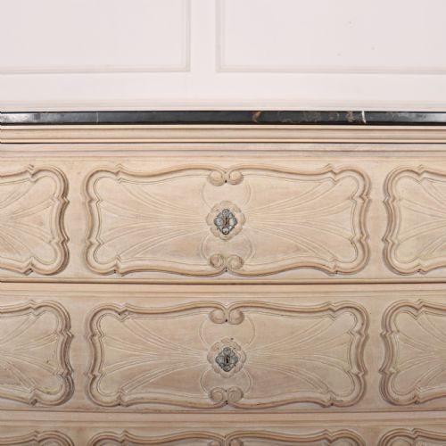 FRENCH BLEACHED OAK COMMODE - ADDITIONAL PHOTO 6