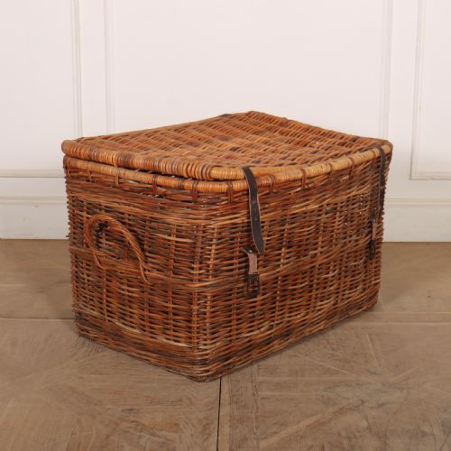 20th Century English Wicker Hamper
