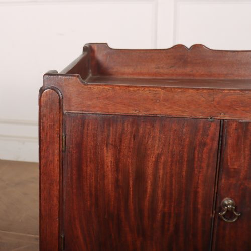GEORGIAN MAHOGANY BEDSIDE TABLE - ADDITIONAL PHOTO 3