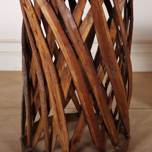 SPANISH LEATHER AND WILLOW ARMCHAIR AND TABLE SET - ADDITIONAL PHOTO 3
