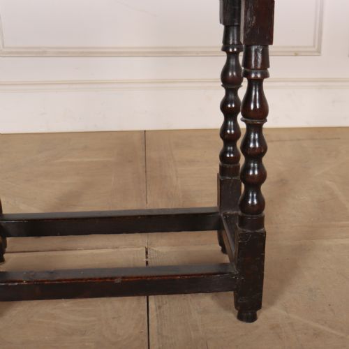 18TH CENTURY OAK SIDE TABLE - ADDITIONAL PHOTO 4