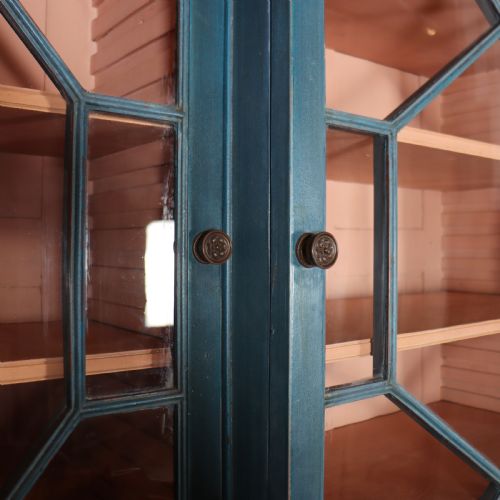 ENGLISH PAINTED BREAKFRONT BOOKCASE - ADDITIONAL PHOTO 3