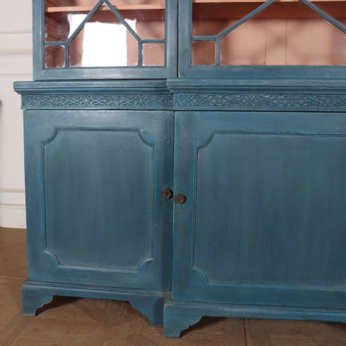 ENGLISH PAINTED BREAKFRONT BOOKCASE - ADDITIONAL PHOTO 5
