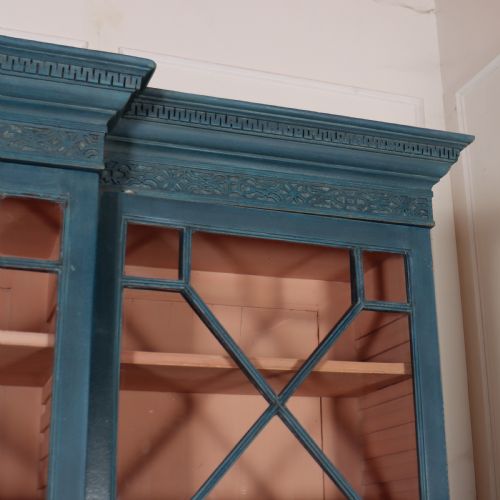 ENGLISH PAINTED BREAKFRONT BOOKCASE - ADDITIONAL PHOTO 10
