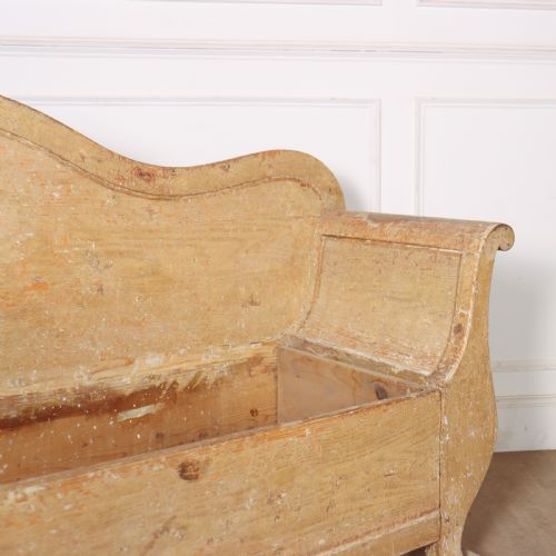 SWEDISH ORIGINAL PAINTED STORAGE BENCH - ADDITIONAL PHOTO 2