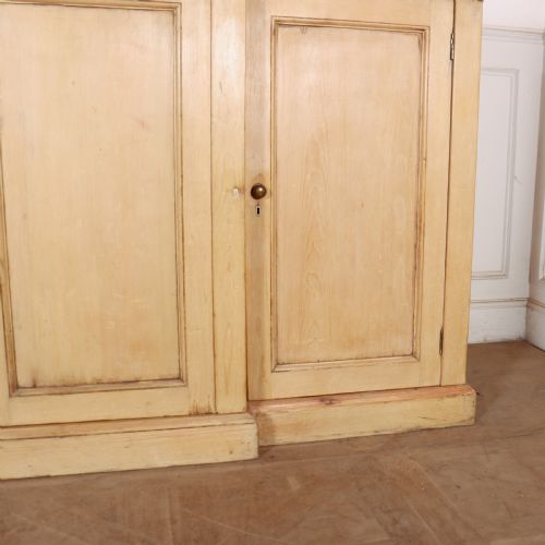 ENGLISH BREAKFRONT LINEN CUPBOARD - ADDITIONAL PHOTO 3