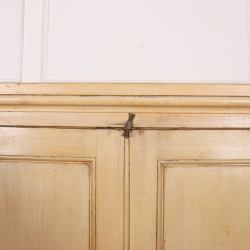 ENGLISH BREAKFRONT LINEN CUPBOARD - ADDITIONAL PHOTO 6