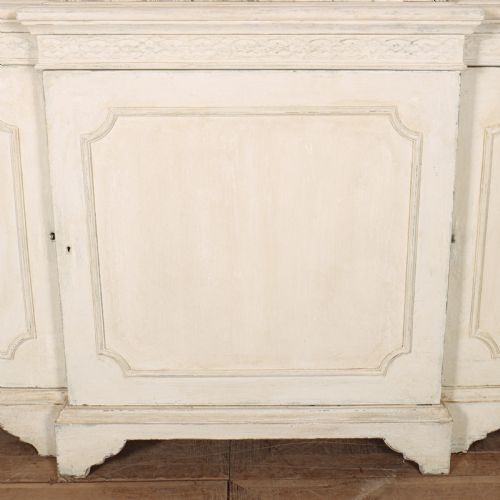 ENGLISH BREAKFRONT LIBRARY BOOKCASE - ADDITIONAL PHOTO 3