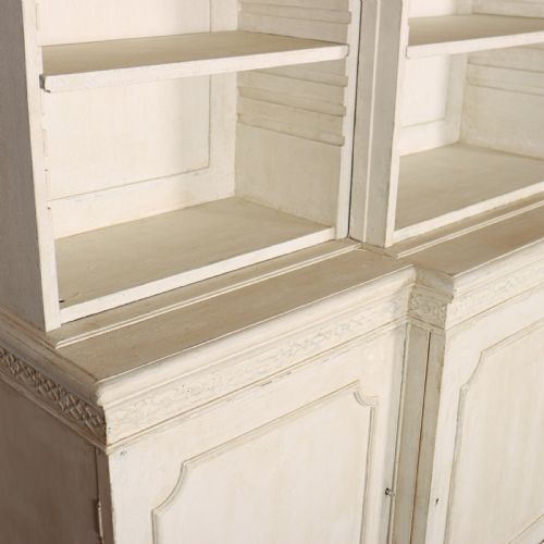 ENGLISH BREAKFRONT LIBRARY BOOKCASE - ADDITIONAL PHOTO 7