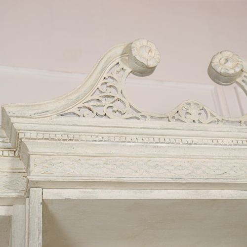 ENGLISH BREAKFRONT LIBRARY BOOKCASE - ADDITIONAL PHOTO 9