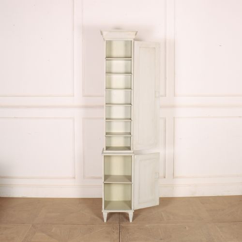 NARROW SWEDISH CABINET - ADDITIONAL PHOTO 9
