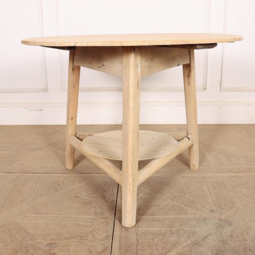 WELSH CRICKET TABLE - ADDITIONAL PHOTO 1