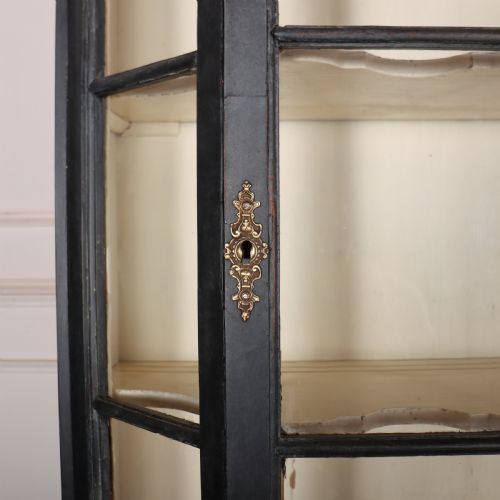 DUTCH PAINTED VITRINE - ADDITIONAL PHOTO 3