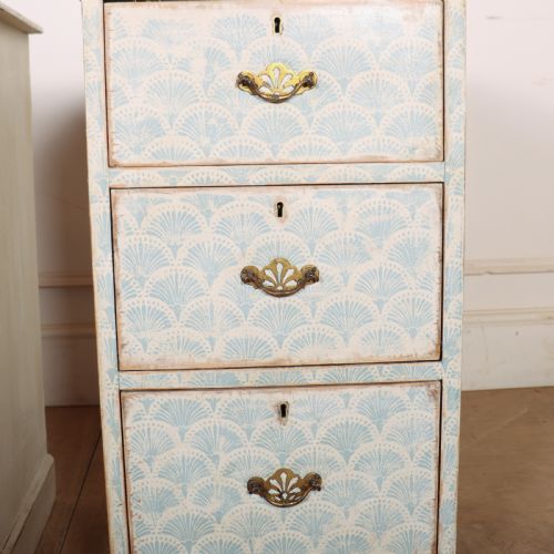 PAIR OF ENGLISH DECORATED CHEST OF DRAWERS - ADDITIONAL PHOTO 6