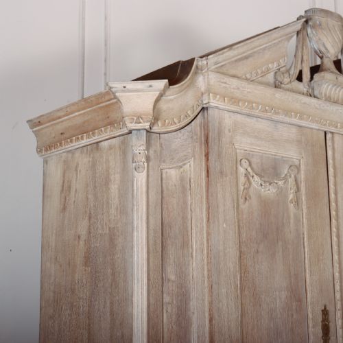 DUTCH BLEACHED OAK LINEN CUPBOARD - ADDITIONAL PHOTO 8