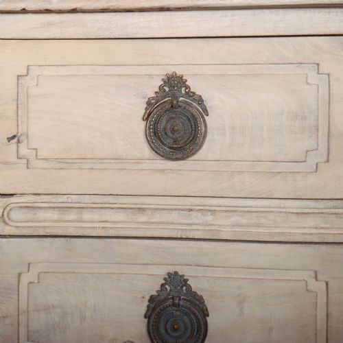 ITALIAN SERPENTINE FRONT COMMODE - ADDITIONAL PHOTO 6
