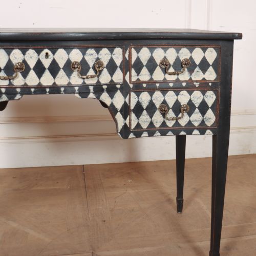 ENGLISH SERPENTINE KNEEHOLE DESK - ADDITIONAL PHOTO 2
