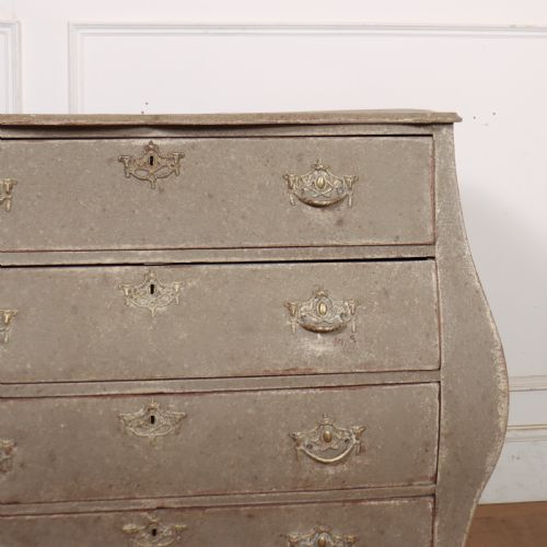 19TH CENTURY DUTCH BOMBE COMMODE - ADDITIONAL PHOTO 2
