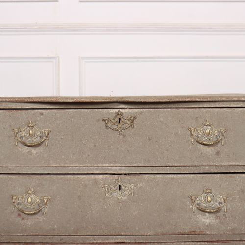 19TH CENTURY DUTCH BOMBE COMMODE - ADDITIONAL PHOTO 5
