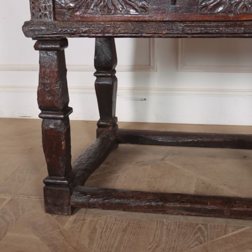 17TH CENTURY SPANISH OAK CONSOLE TABLE - ADDITIONAL PHOTO 1