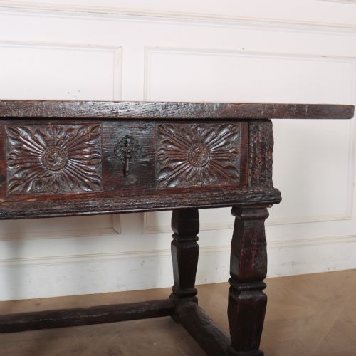 17TH CENTURY SPANISH OAK CONSOLE TABLE - ADDITIONAL PHOTO 3