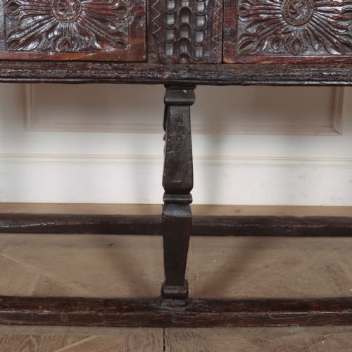 17TH CENTURY SPANISH OAK CONSOLE TABLE - ADDITIONAL PHOTO 4