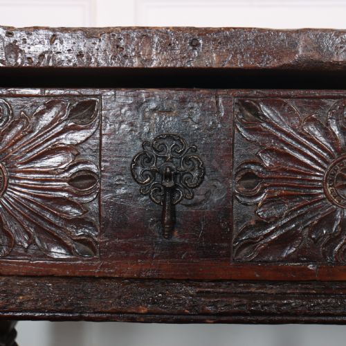 17TH CENTURY SPANISH OAK CONSOLE TABLE - ADDITIONAL PHOTO 8
