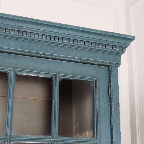 PAIR OF PAINTED LIBRARY BOOKCASE - ADDITIONAL PHOTO 3