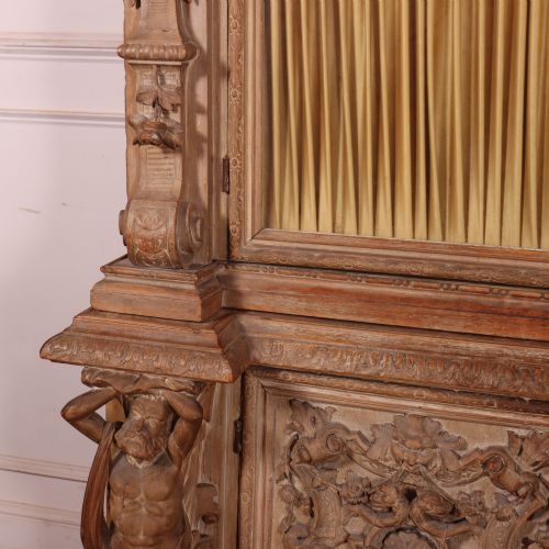ITALIAN CARVED WOOD VITRINE - ADDITIONAL PHOTO 4
