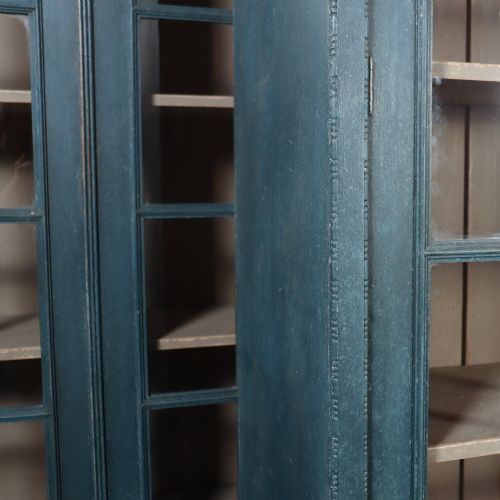 PAIR OF ENGLISH PAINTED LIBRARY BOOKCASES - ADDITIONAL PHOTO 4