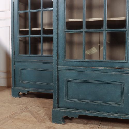 PAIR OF ENGLISH PAINTED LIBRARY BOOKCASES - ADDITIONAL PHOTO 7