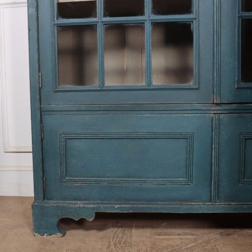 PAIR OF ENGLISH PAINTED LIBRARY BOOKCASES - ADDITIONAL PHOTO 12