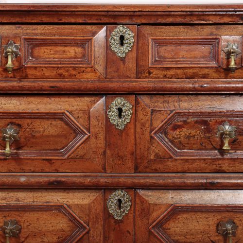 18TH C OAK CHEST OF DRAWERS - ADDITIONAL PHOTO 5
